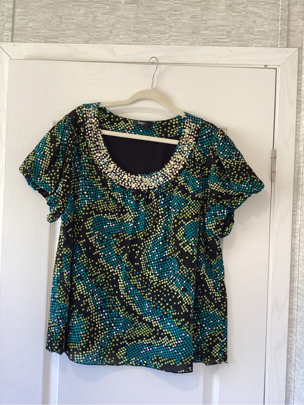 Style & Co. Beaded Scoop Neck Flutter Sleeve Top - Teal, Lime & Black 3XL Euc